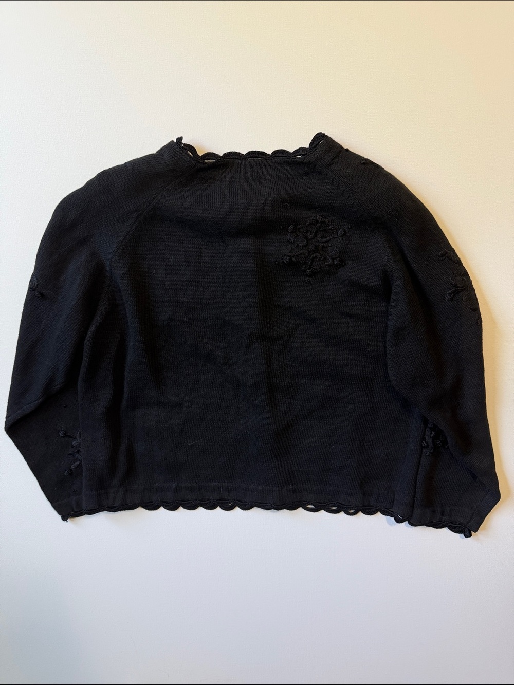 Express Tricot Women’s Black Embroidered Knit Cardigan -L - Picture 3 of 8